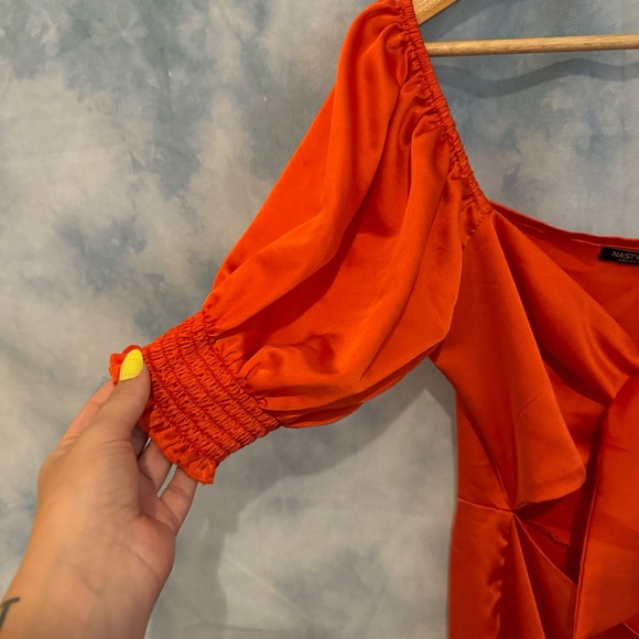 Nasty gal romper • tie front • puff sleeves • zips on side of hip • size 6 - Picture 3 of 9